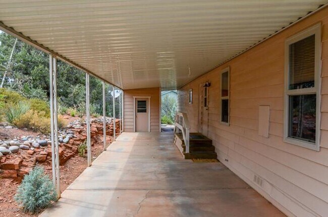 Foto del edificio - 401 Sunset Hills Dr