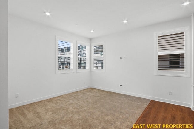 Photo - 1719 W Bushell St Townhome