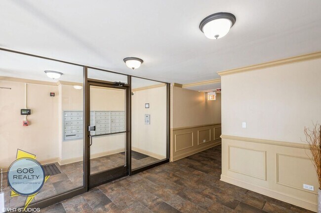 Foto del edificio - 7300 W North Ave