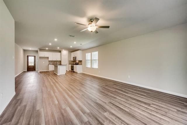 Building Photo - 605 Cedar Springs Dr