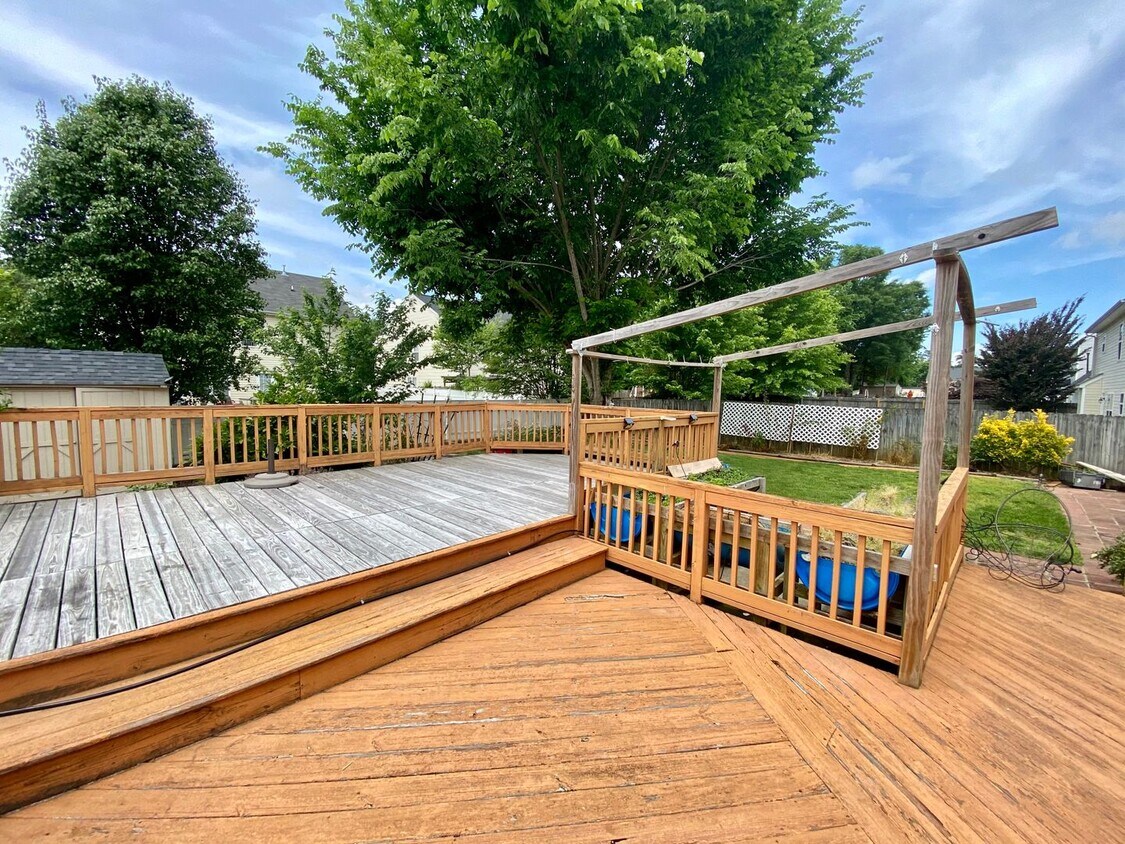 Foto del edificio - Beautiful 4bd/2.5bth home in Steele Creek, NC