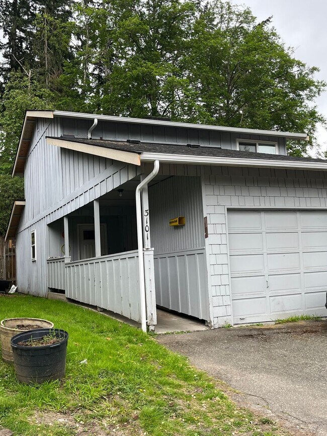 Foto del edificio - 3 Bedroom Home w/ Cozy Wood Burning Stove