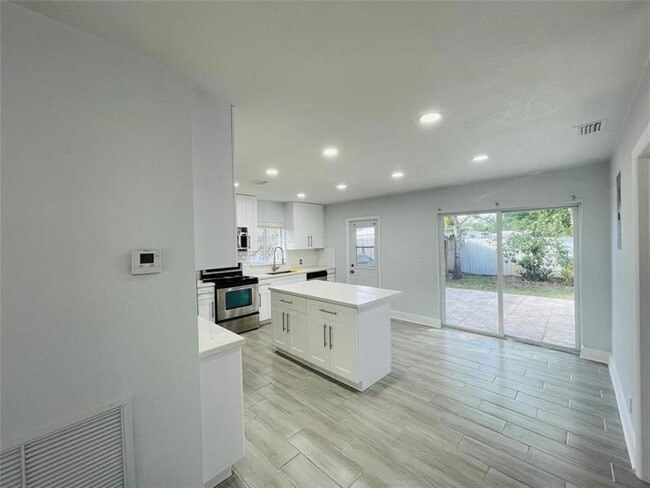 Foto del edificio - 2231 SW 14th St