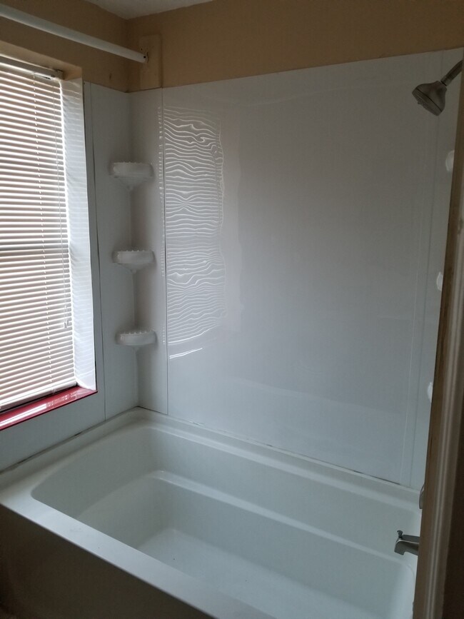 Foto del edificio - 2379 Lumber Ave