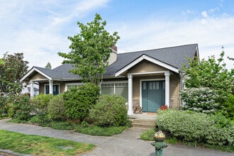 Building Photo - 300 31st Ave
