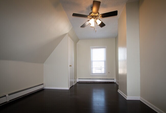 Building Photo - 26 E 32nd St