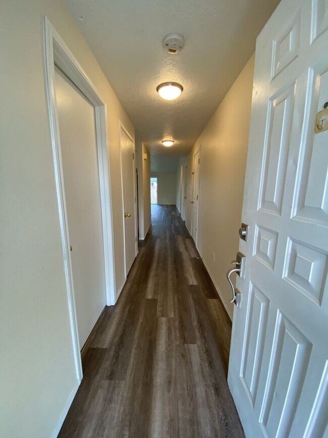 Building Photo - 4305 San Francisco Dr NE