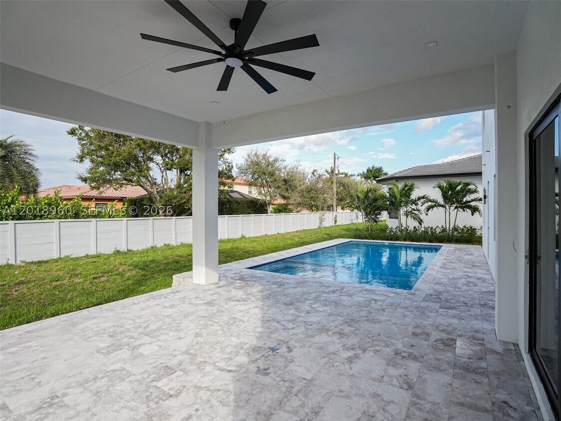 Foto del edificio - 13004 Davie Oaks