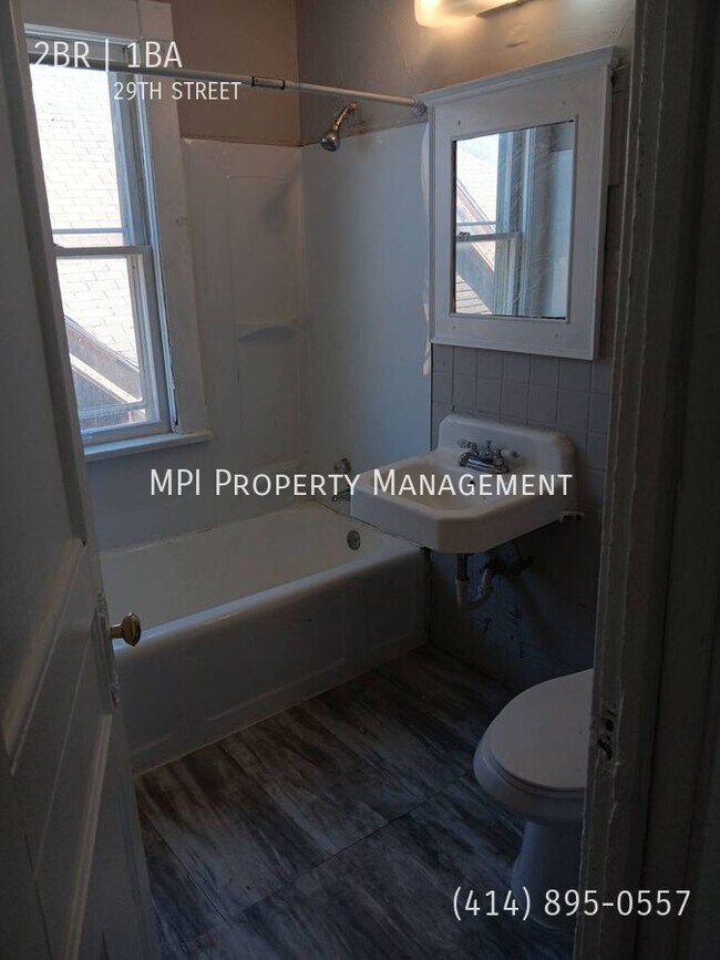 Foto del edificio - 3230 N 29th St- 2bdrm Upper