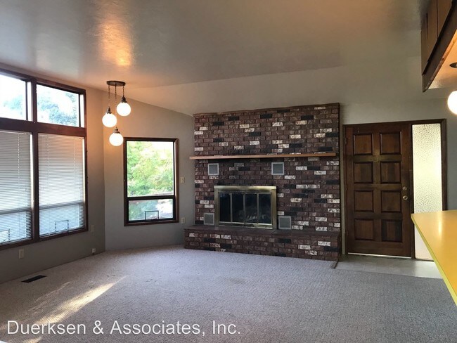 Building Photo - 4 br, 1.5 bath House - 6450 SW West Hills Rd