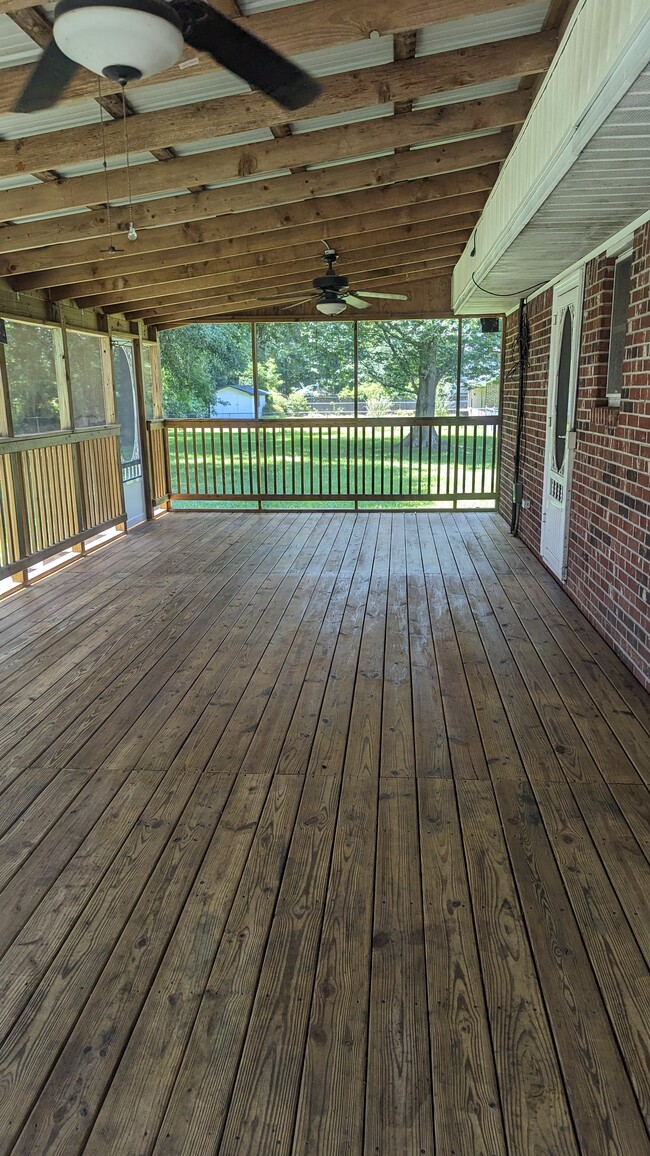 Large porch - 661 North Street