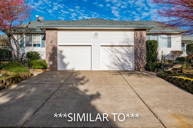 Foto del edificio - Two Bedroom Duplex in Great Neighborhood, Close to Schools! Pet Friendly!