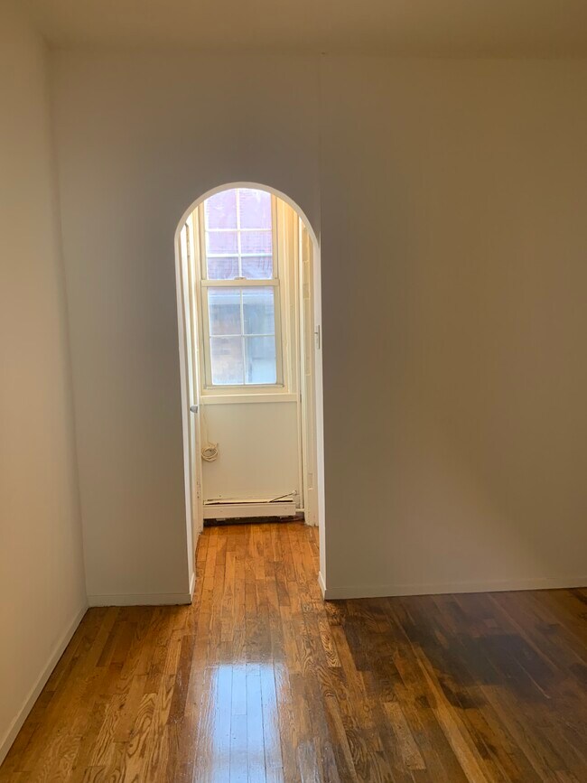 Building Photo - 536 Beach 67th St