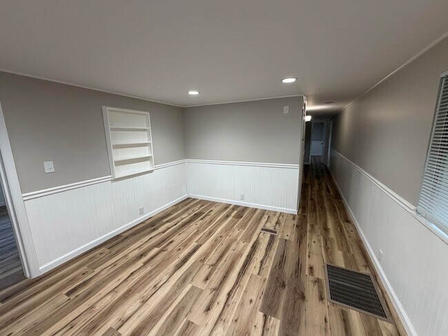 Foto del edificio - 2682 Stricklands Ln