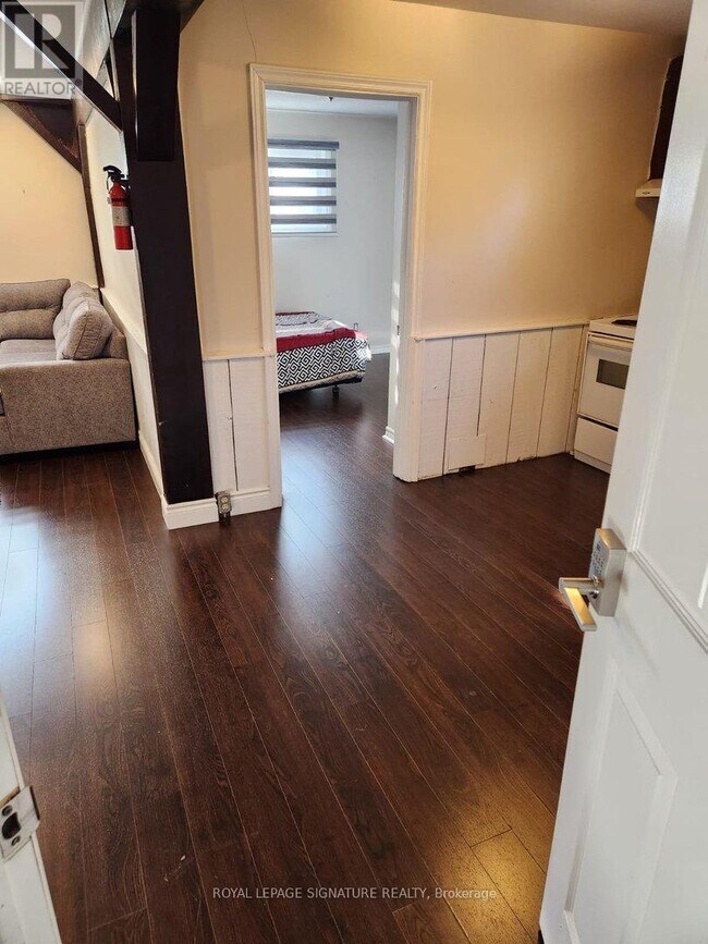 Building Photo - 119 Main St S