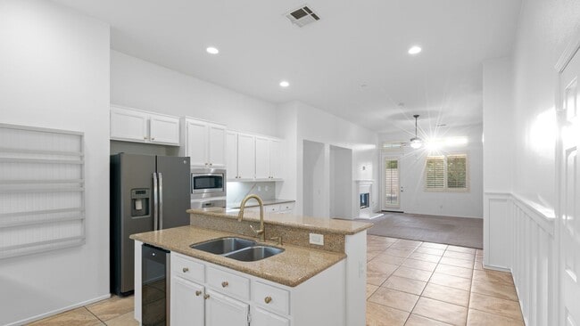 Photo - Spacious 4-Bedroom Home with Bonus Room – ...