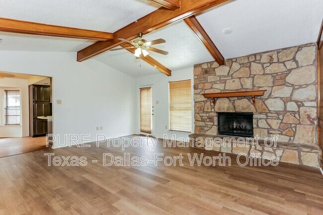 Building Photo - 928 Freestone Dr