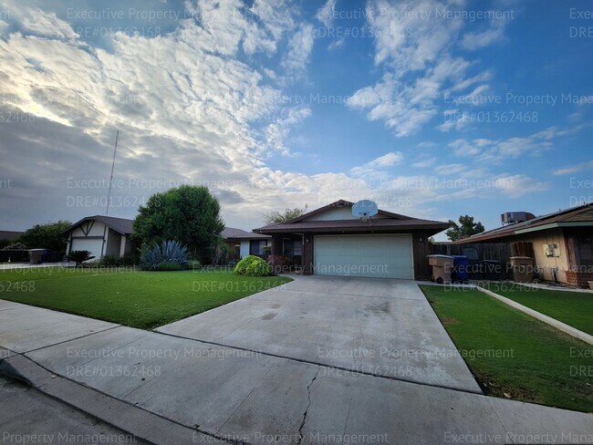 Foto del edificio - 3 bedroom/ 2 bath house near Pacheco Rd/ A...