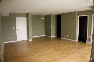 Building Photo - 458 Fulton St W