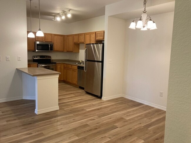Building Photo - 2450 Windrow Dr