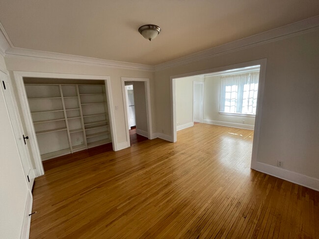 Living Room - 500 N Heliotrope Dr