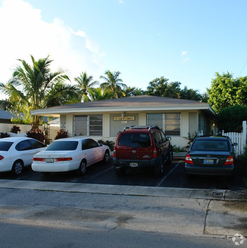 Foto del edificio - 1632 NE 4th Pl