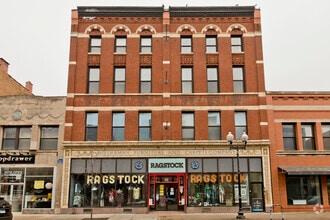 Building Photo - 1459 N Milwaukee Ave
