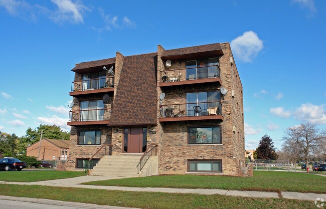 Building Photo - 8800 W 76th Pl
