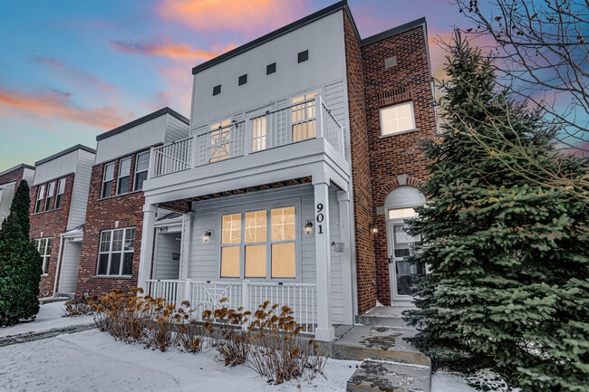 Foto del edificio - 901 Times Square Dr