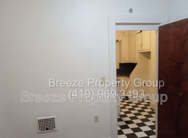 Building Photo - 1820 Marne Ave