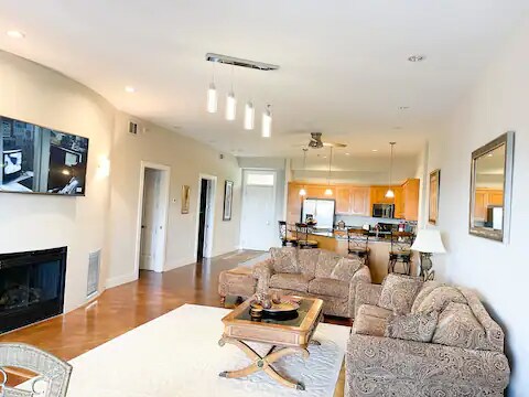 Foto del edificio - 494 Baxter St