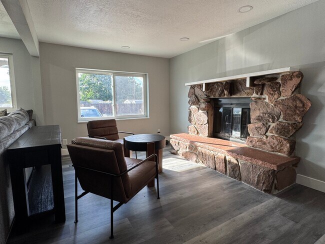 Foto del edificio - 9300 Grove St