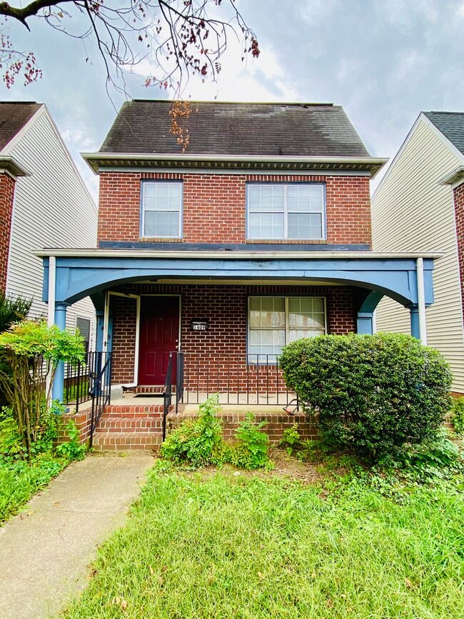 Foto del edificio - Adorable 3 bdrm/1.5 bath Home Located Clos...