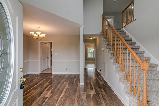 Building Photo - 4 Bedroom Pet Friendly Home For Rent!