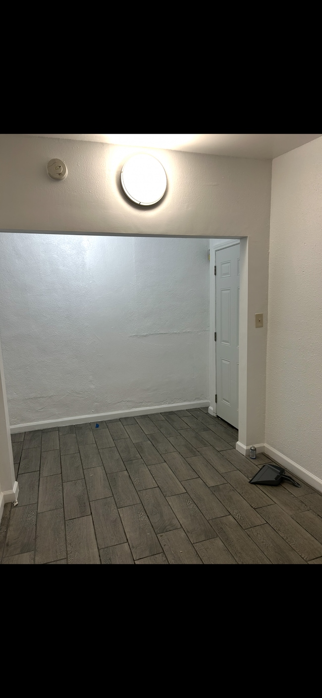 Foto del edificio - 10962 Sampson Ave