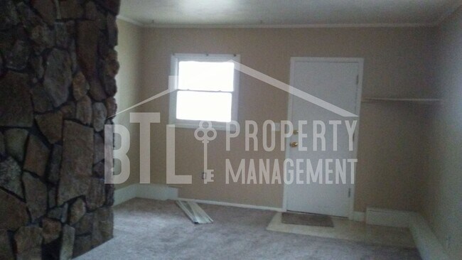 Building Photo - Great  Spacious Home in Heart of Branson