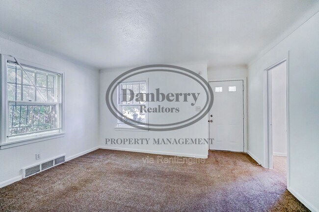 Foto del edificio - 1132 Brookley Blvd