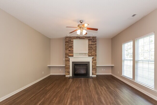 Building Photo - 2329 Apple Glen Ln