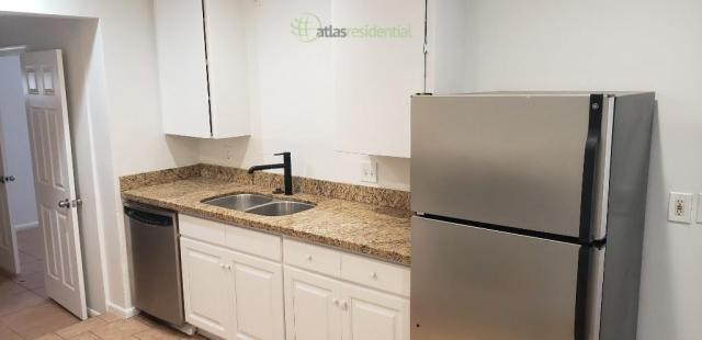 Building Photo - 4 bedroom in PHOENIX AZ 85031