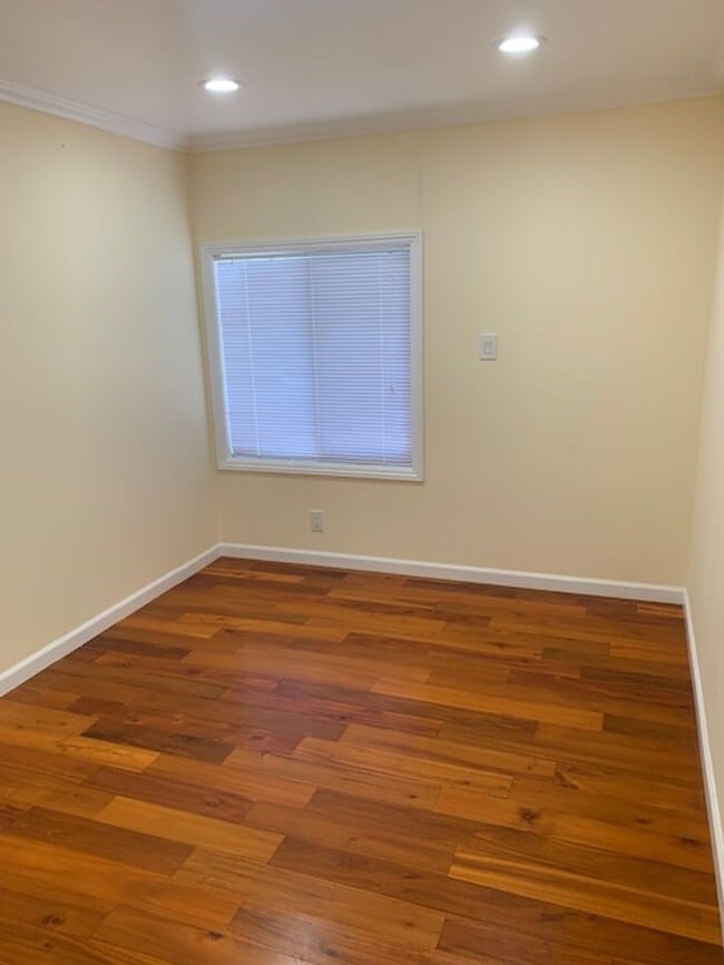 Building Photo - Updated Cambrian Home