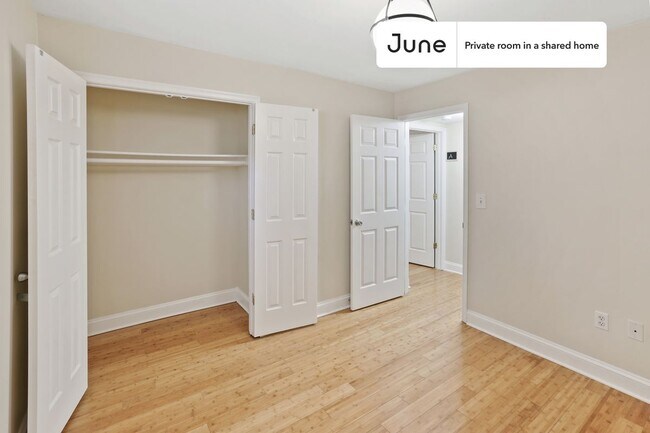 Foto del edificio - Room in Shared 2 bed/2 bath home