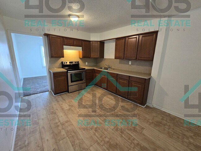 Building Photo - Affordable 4 Bedroom!