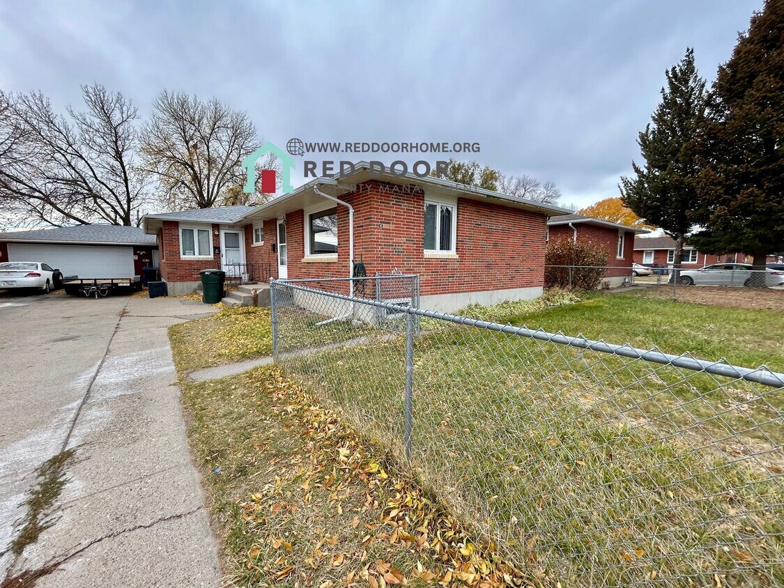 Foto principal - 216 21st Ave NW