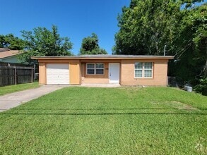 Building Photo - 206 Hemphill St