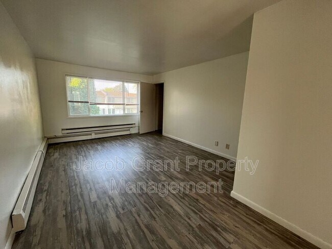 Building Photo - 575 Tiger Ave