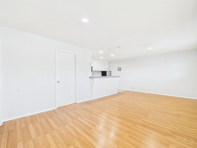 Foto del edificio - 304 E 33rd St