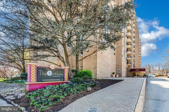 Foto del edificio - 4500 S Four Mile Run Dr