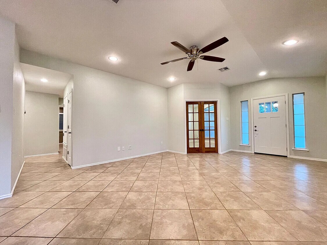 Foto principal - 3468 Flowstone Ln