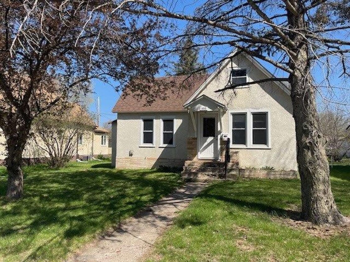 Primary Photo - Cozy 2 Bedroom 1 Bath With Detached Double...