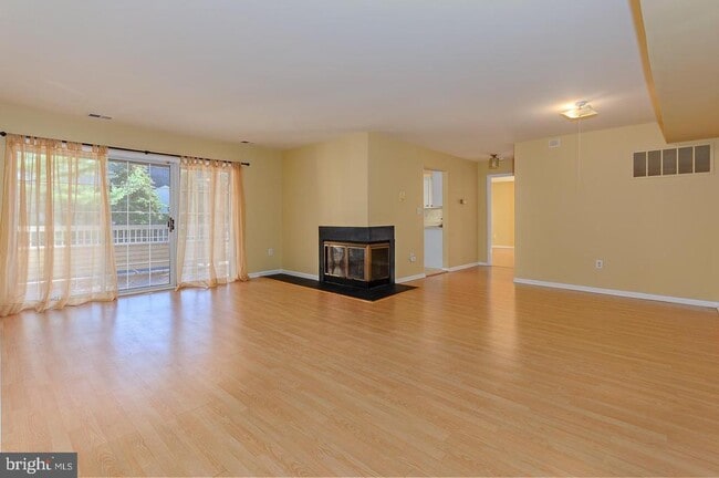 Building Photo - 115 Cascade Ct
